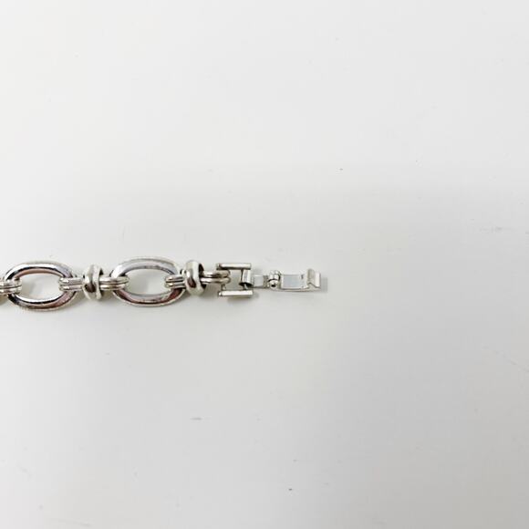 Silver Tone Chainlink Bracelet Latch Closure Costume Statement Stackable - Picture 6 of 8